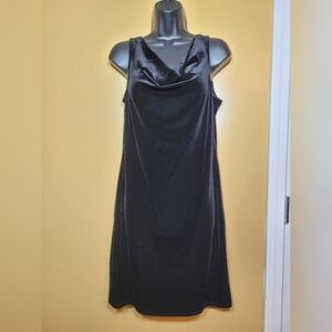 Marina Velvet Velour Sleeveless Little Black Dress LBD sz 4